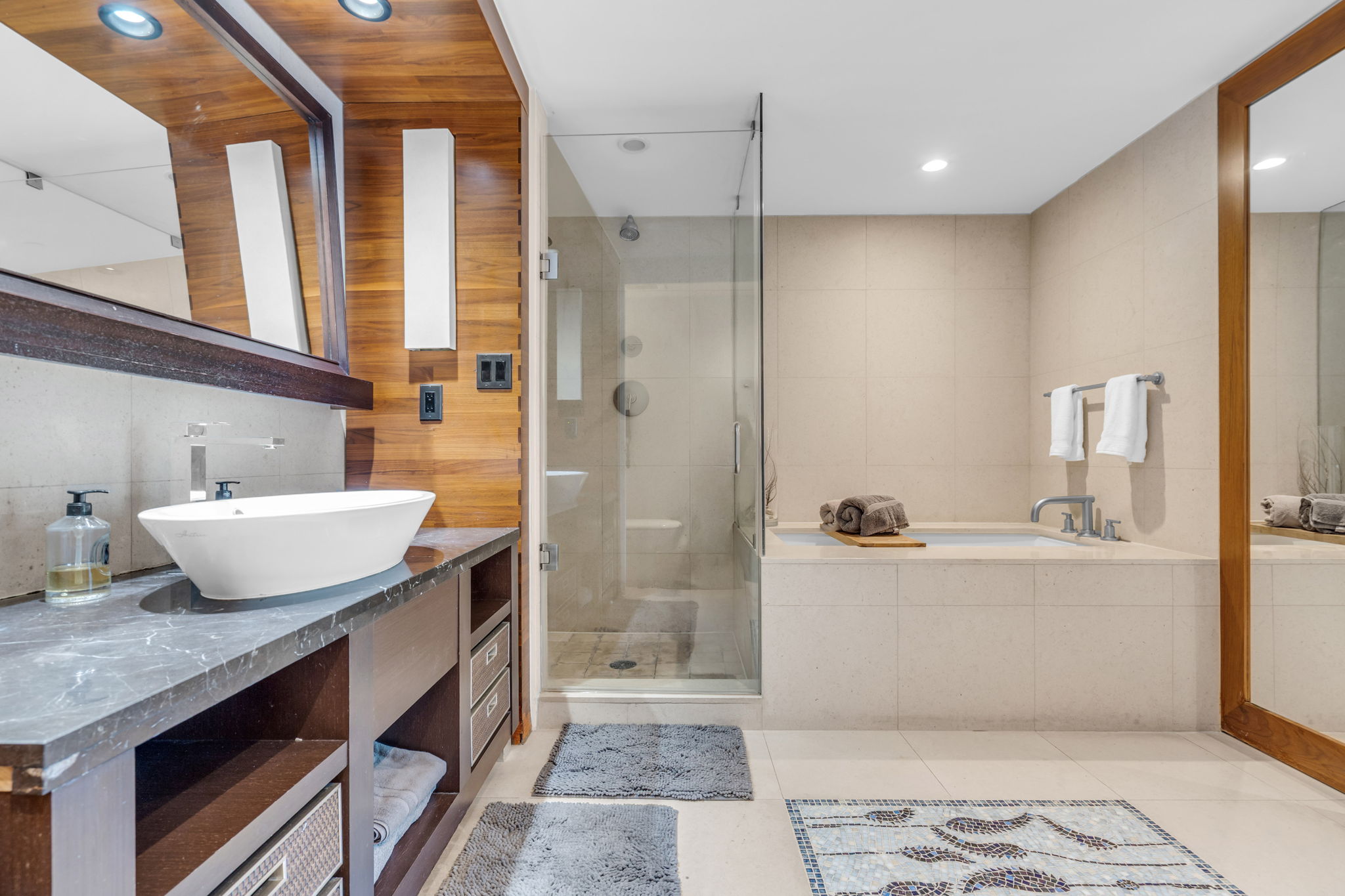 Partial Ocean View 1 Bedroom/ 2 Queens