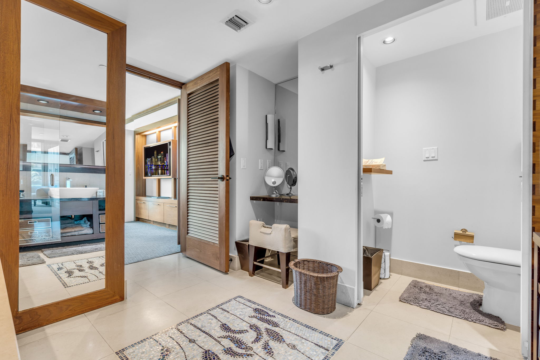 Partial Ocean View 1 Bedroom/ 2 Queens
