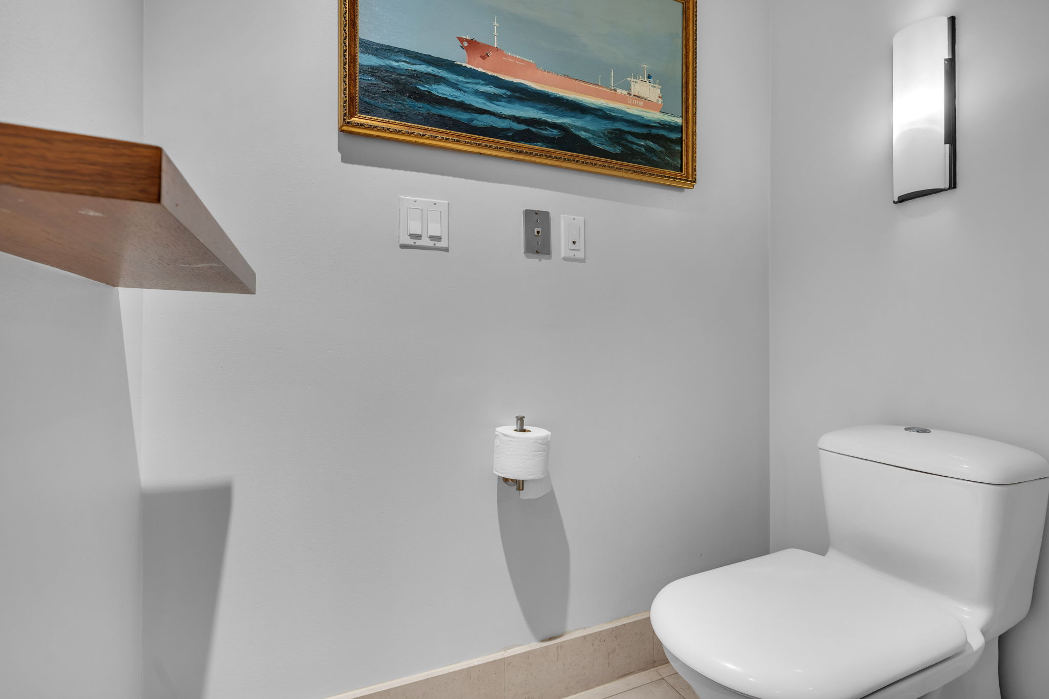 1 Bedroom King Bed / Ocean View / Balcony Unit