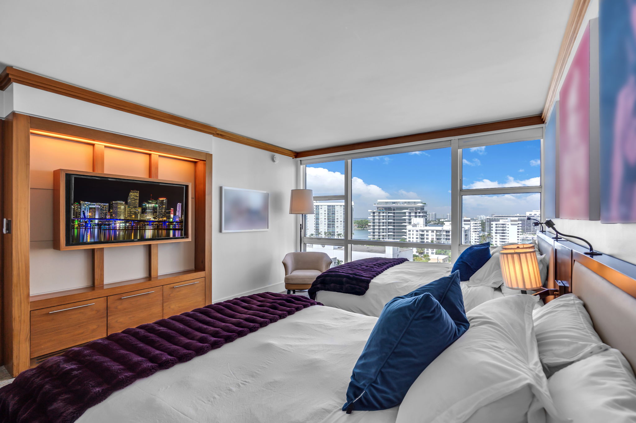 1 Bedroom/ 2 Queens City View