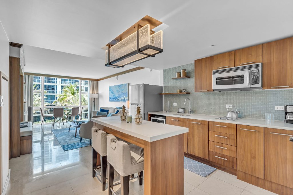 Partial Ocean View 1 Bedroom/ 2 Queens