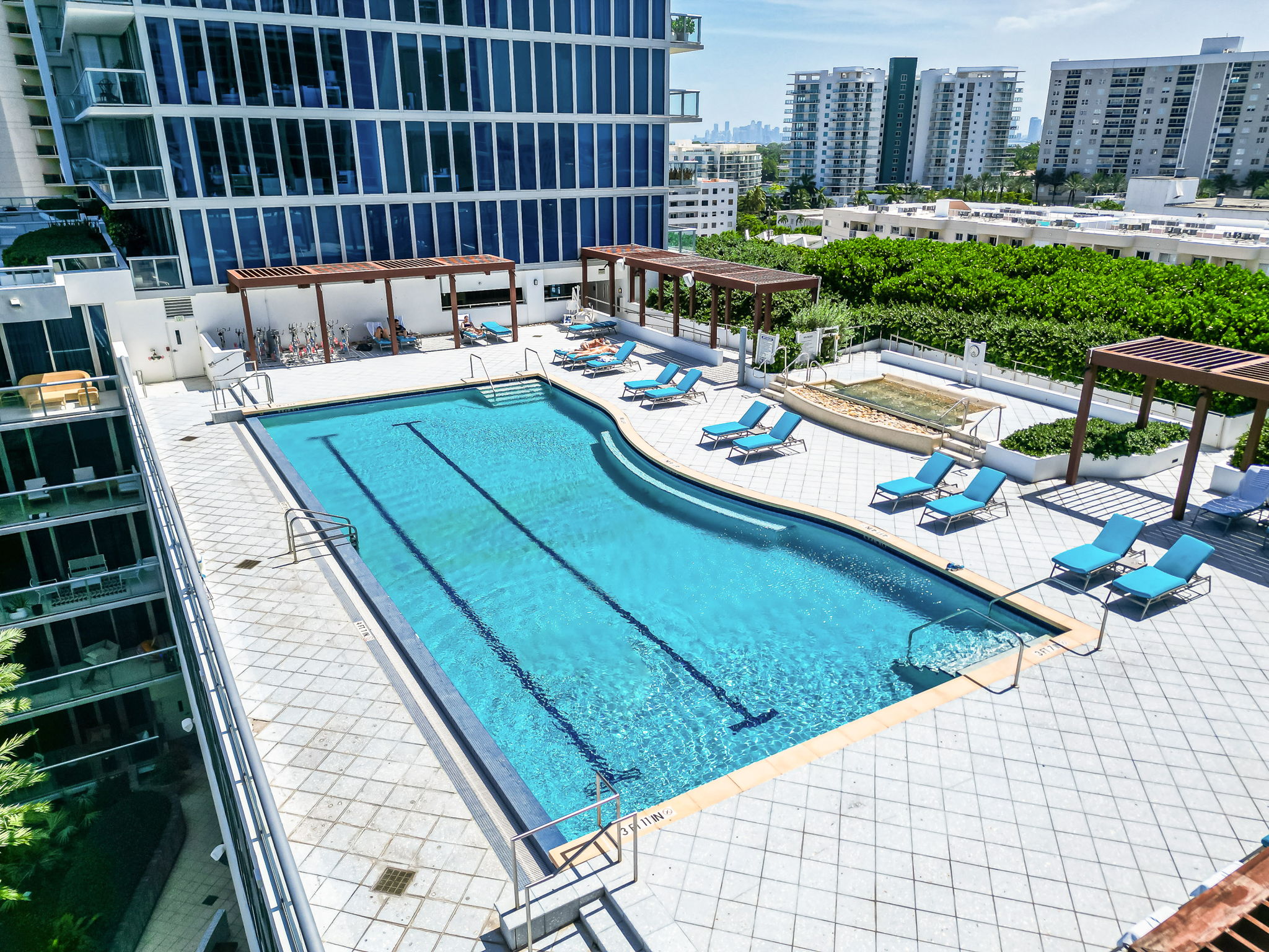 1 Bedroom/ 2 Queens City View