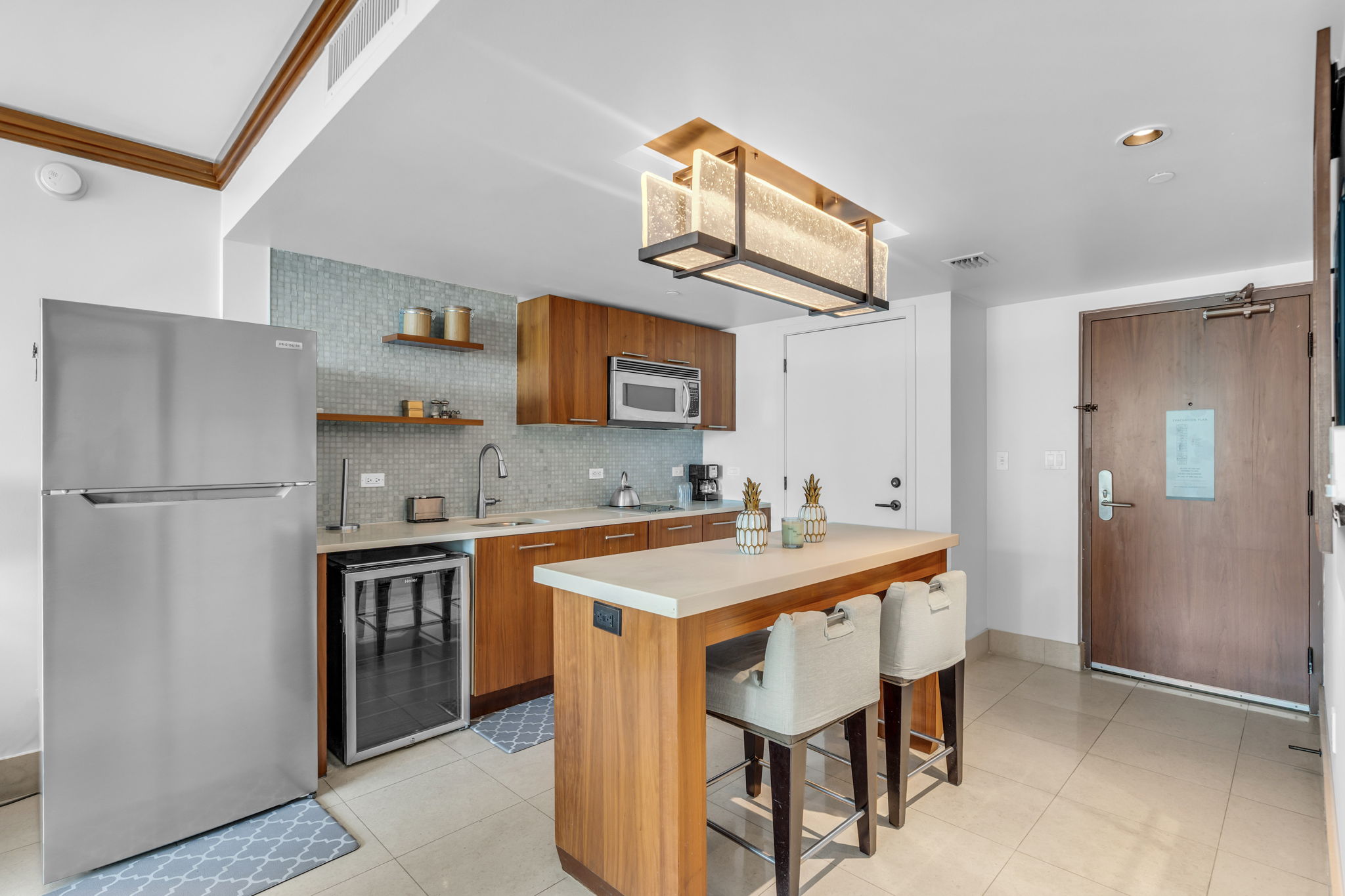 Partial Ocean View 1 Bedroom/ 2 Queens
