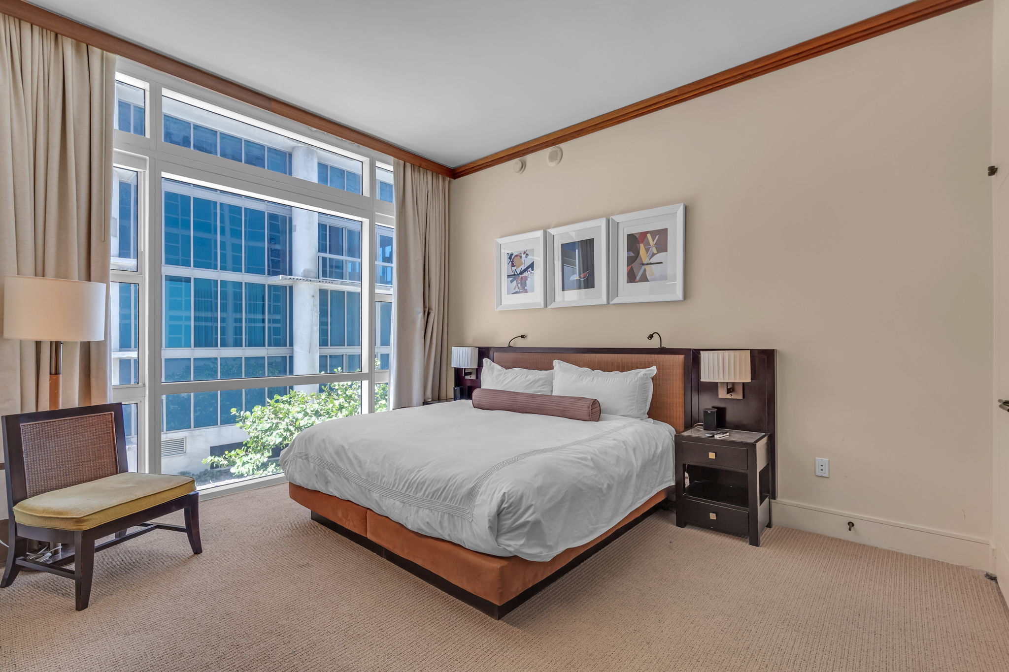 2 Bedroom Unit / 1 Bedroom King / 1 Bedroom Queen