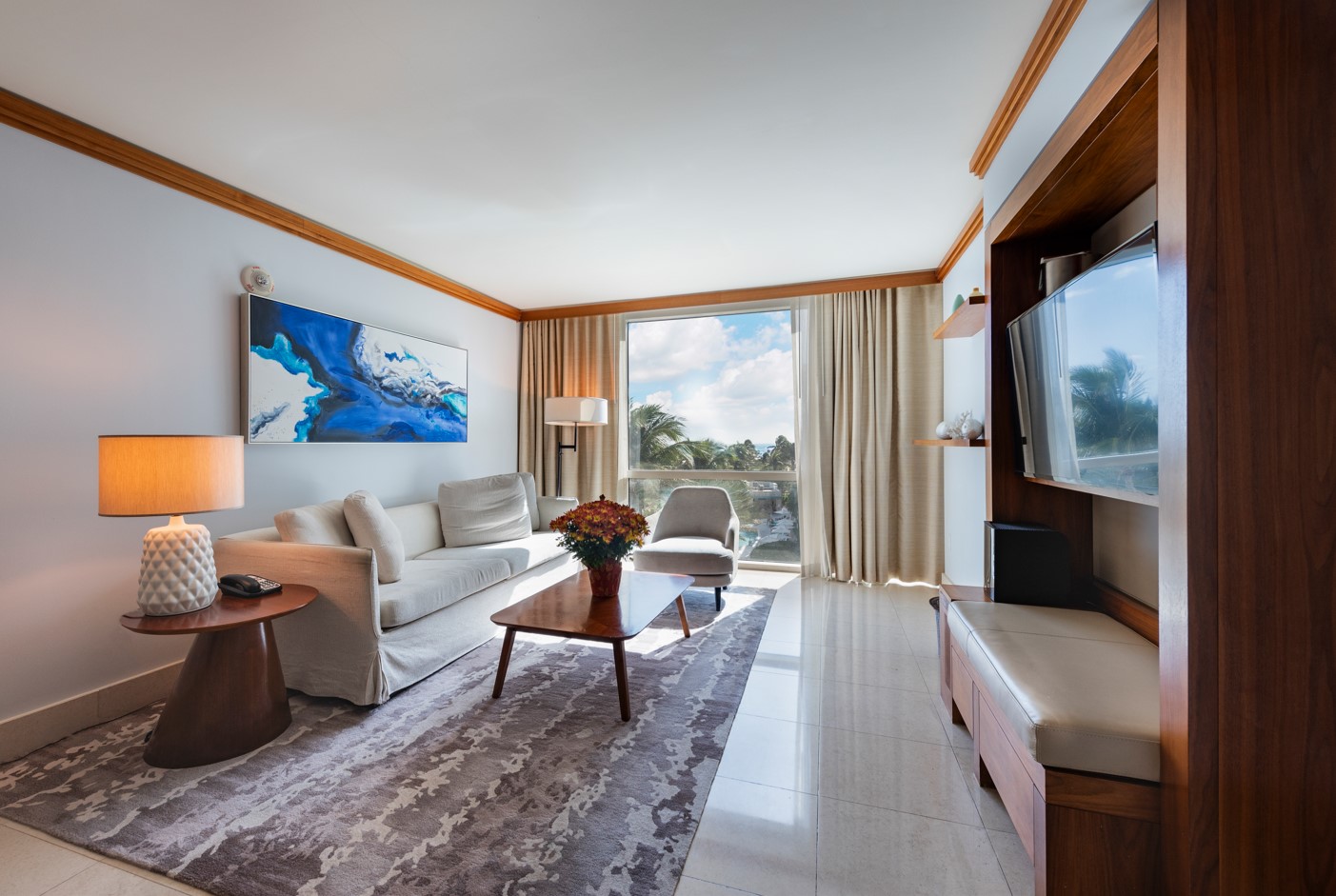 1 Bedroom / King Bed/ Partial Ocean Views