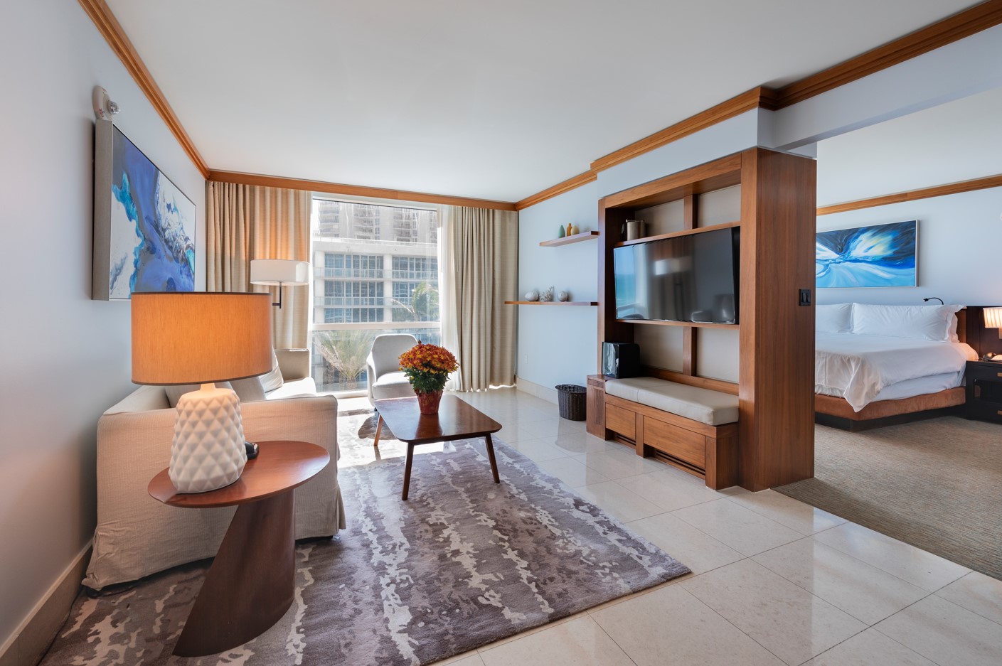 1 Bedroom / King Bed/ Partial Ocean Views