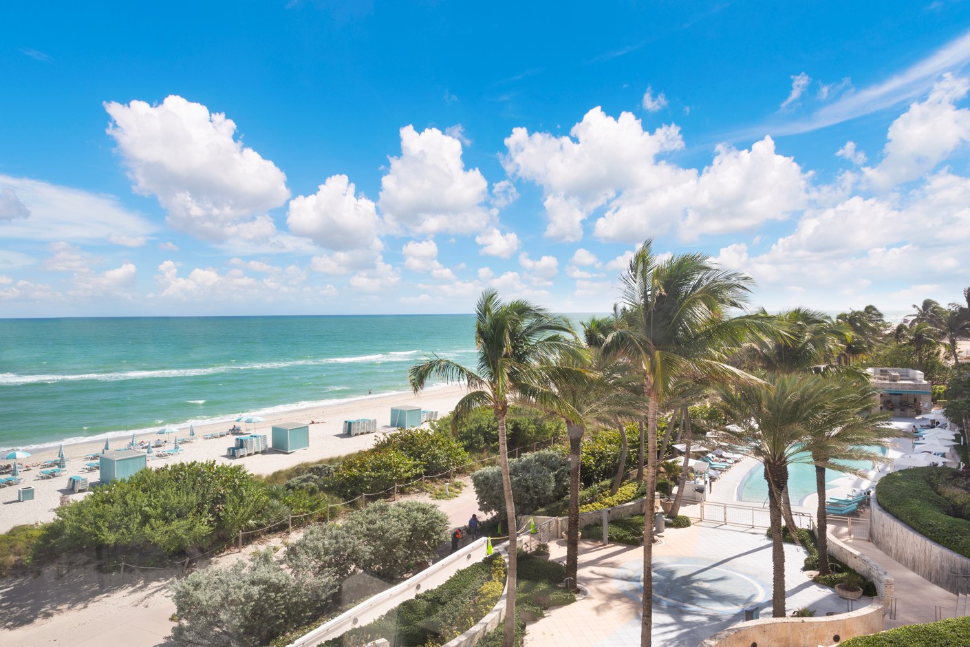1 Bedroom / King Bed/ Partial Ocean Views