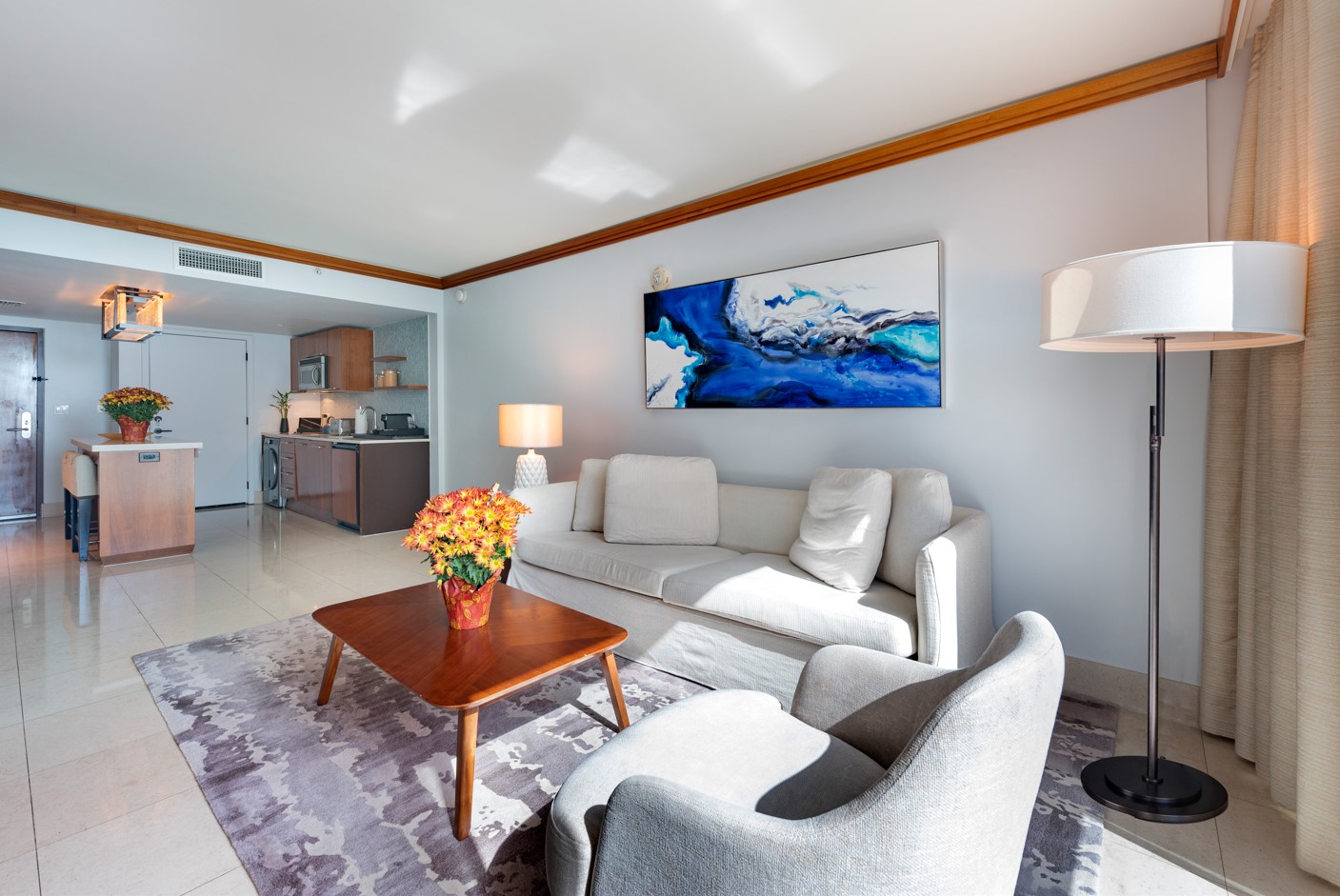 1 Bedroom / King Bed/ Partial Ocean Views