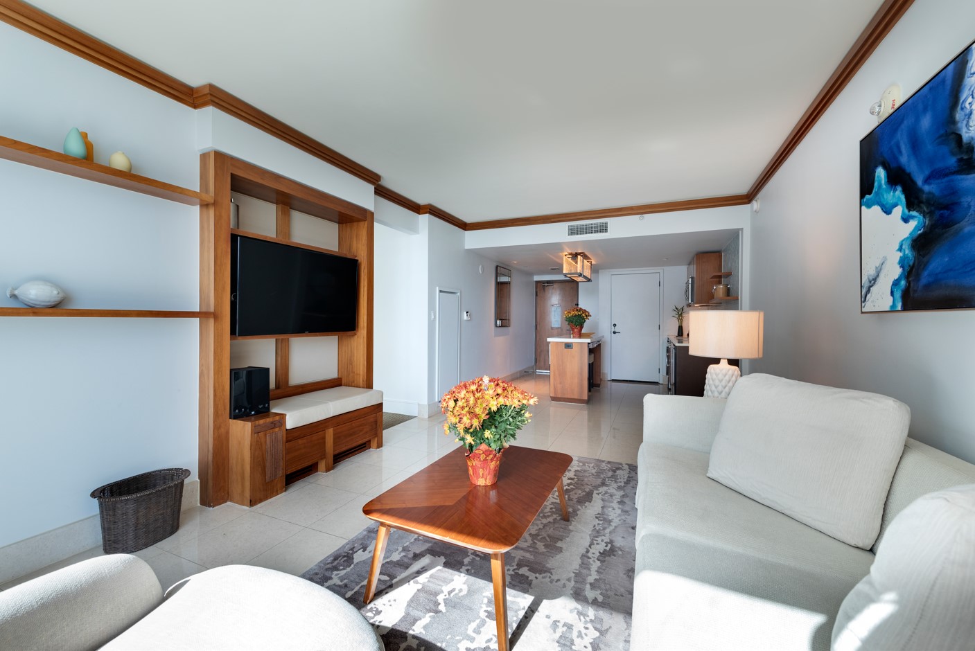 1 Bedroom / King Bed/ Partial Ocean Views